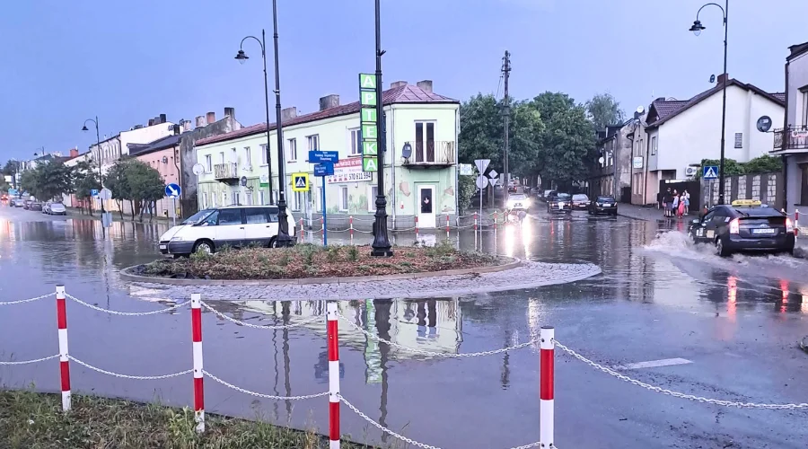Zalewany ryneczek Piotrków