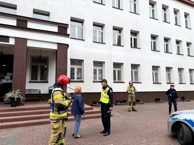 Podejrzana paczka w ZSCKZ w Bujnach