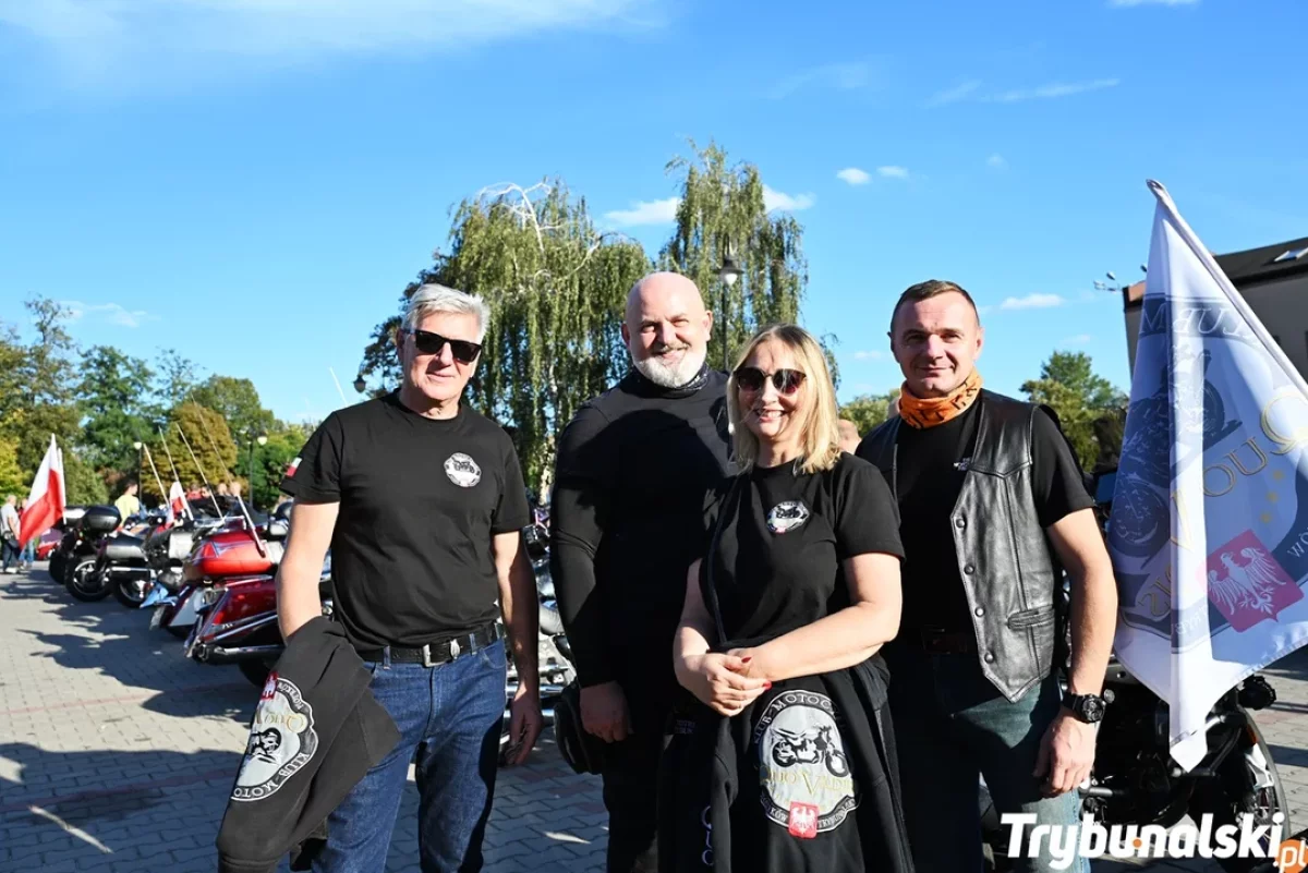 Zakończenie sezonu motocyklowego w Piotrkowie - setki motocykli na ulicach miasta ZDJĘCOA