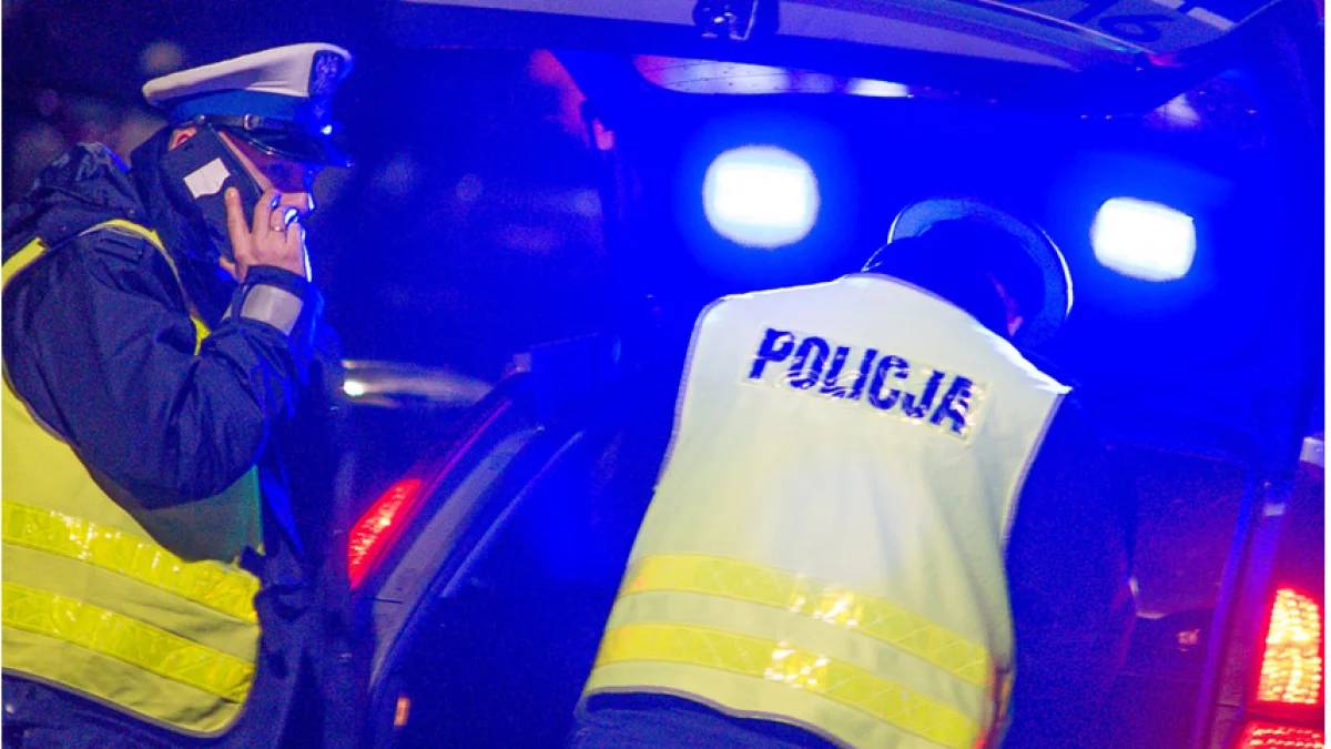 Uczeń z maczetą pod szkołą w Piotrkowie? Na miejsce pojechały służby, są nowe szczegóły