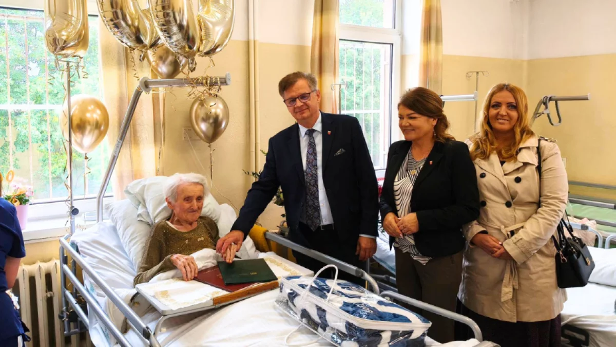 Niezwykły jubileusz w Moszczenicy. Pani Maria skończyła 100 lat! [ZDJĘCIA]